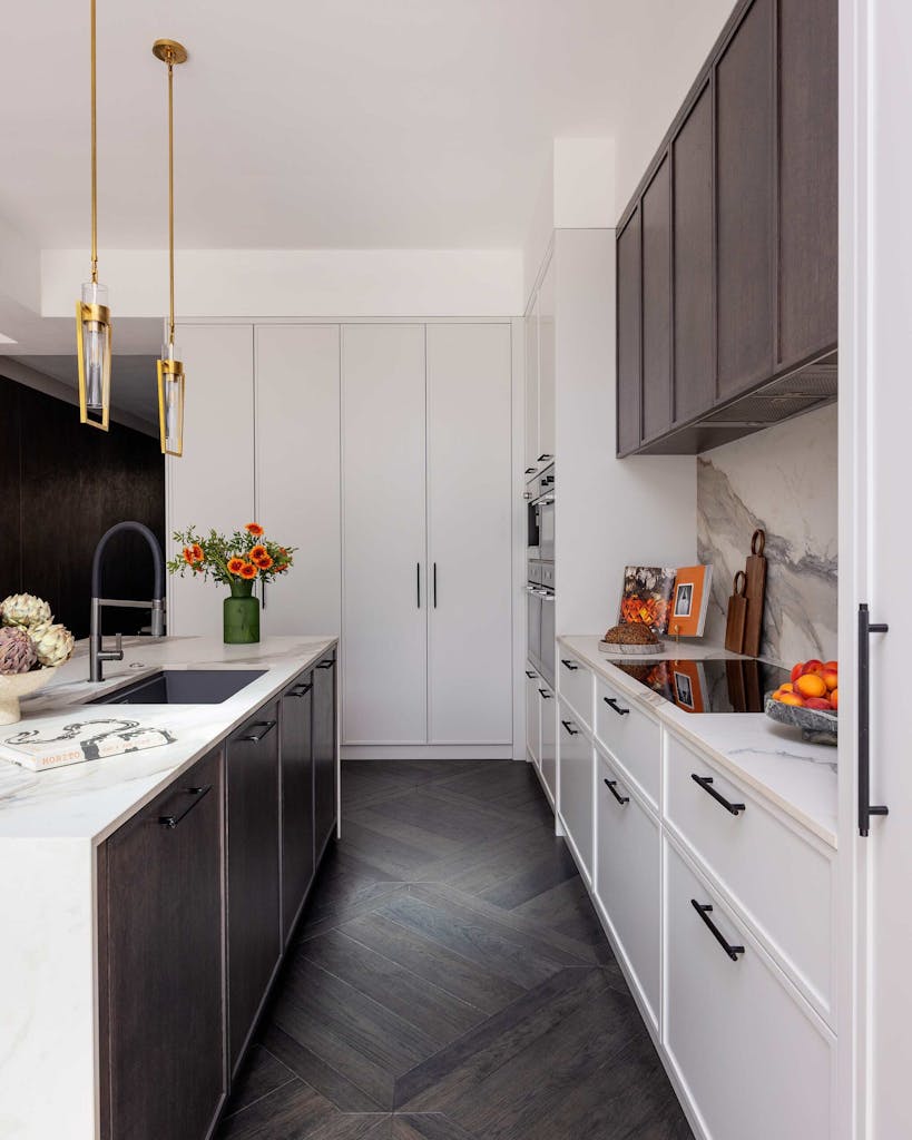 st johns wood townhouse kitchen marble island zulufish 9